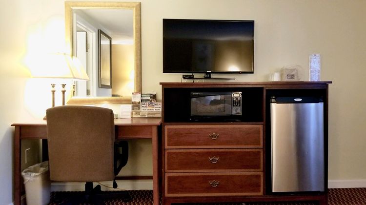 Scottish Inn Sturbridge Room
