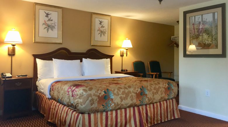<b>Scottish Inn Sturbridge Room</b>. Images powered by <a href="https://www.leonardoworldwide.com/" title="Leonardo Worldwide" target="_blank">Leonardo</a>.
