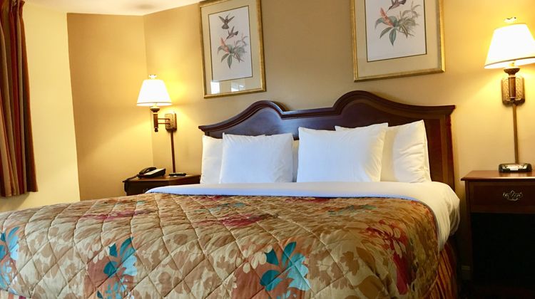 Scottish Inn Sturbridge Room