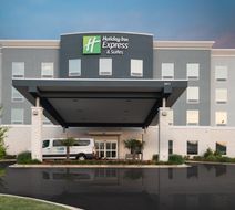Holiday Inn Express & Suites Airport Exterior
