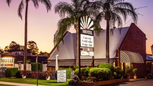 Country Pathfinder Motor Inn