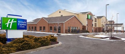 Holiday Inn Express & Suites Cleveland Exterior