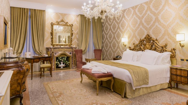 <b>Hotel Ai Reali de Venezia Room</b>. Images powered by <a href="https://www.leonardoworldwide.com/" title="Leonardo Worldwide" target="_blank">Leonardo</a>.