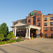 Holiday Inn Express Hotel & Suites