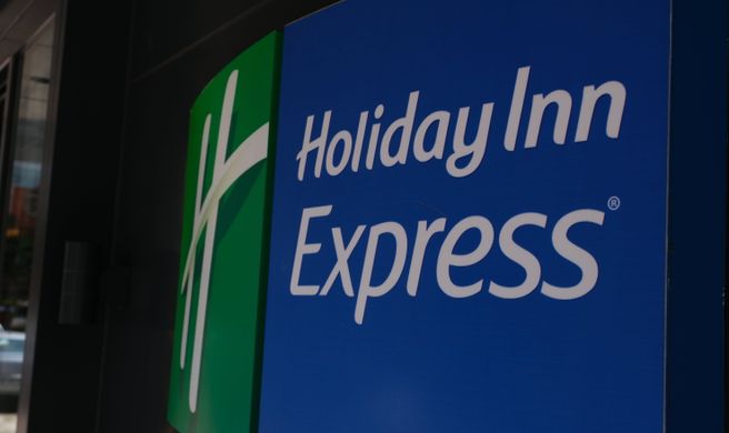 Holiday Inn Express Atakoy Metro Exterior