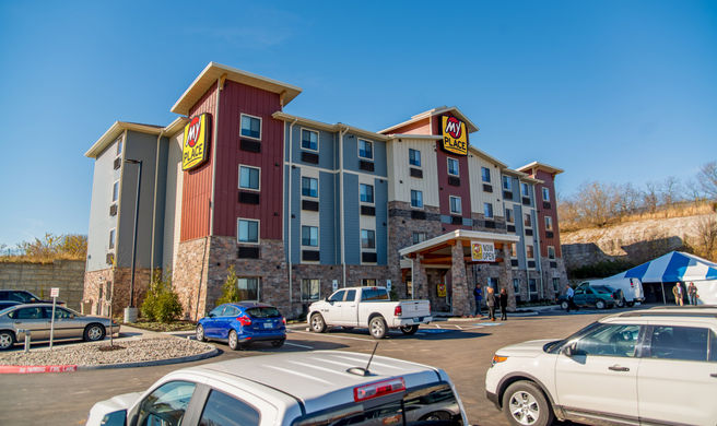 My Place Hotel-Independence Exterior