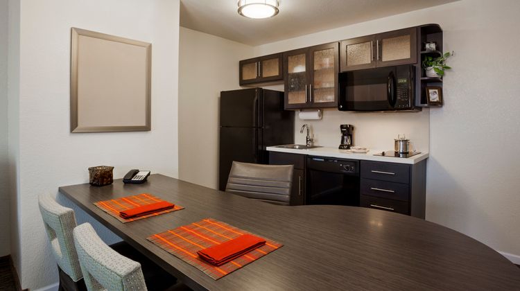 Candlewood Suites Grand Prairie Room