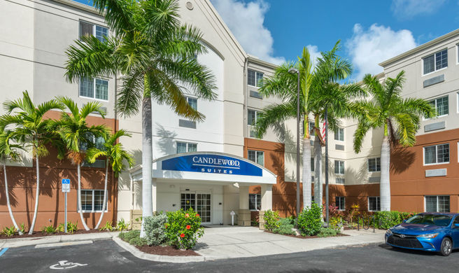 Candlewood Suites Fort Myers-Sanibel Gat Exterior