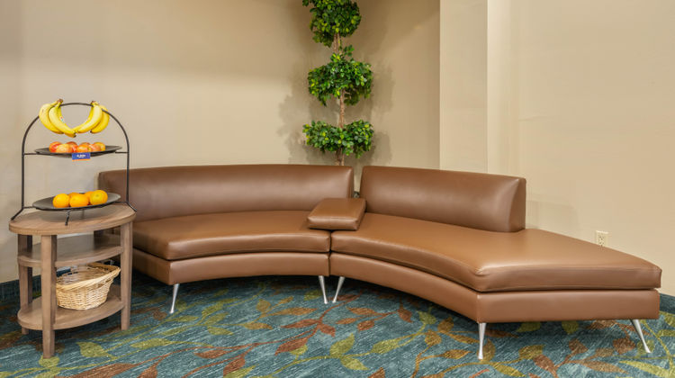 Candlewood Suites Fort Myers-Sanibel Gat Lobby