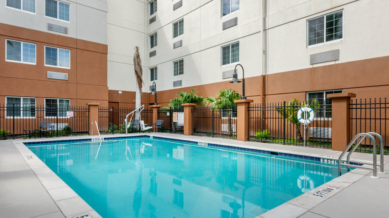 <b>Candlewood Suites Fort Myers-Sanibel Gat Pool</b>. Images powered by <a href="https://www.leonardoworldwide.com/" title="Leonardo Worldwide" target="_blank">Leonardo</a>.