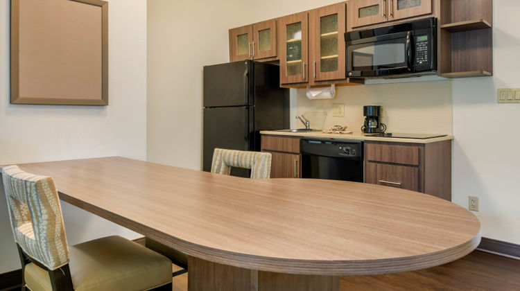 Candlewood Suites Fort Myers-Sanibel Gat Room