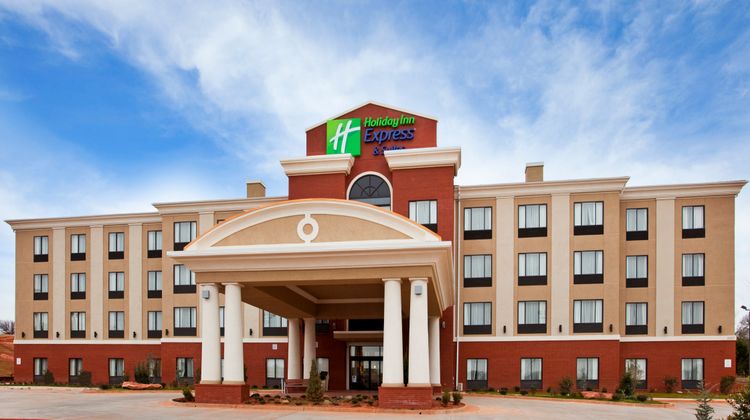 Holiday Inn Express & Suites North Exterior