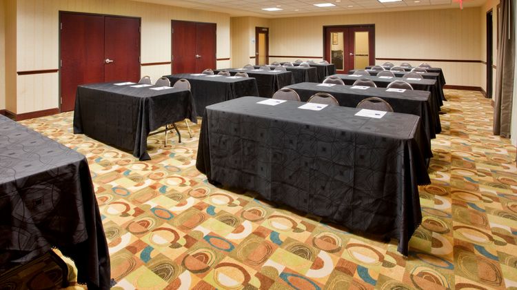 Holiday Inn Express & Suites North Meeting