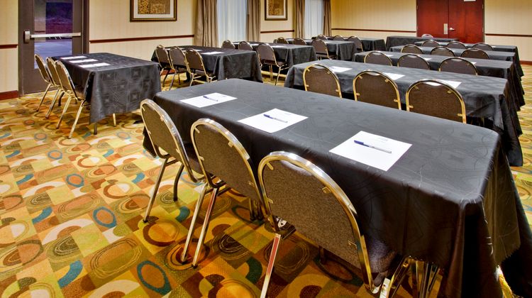 Holiday Inn Express & Suites North Meeting