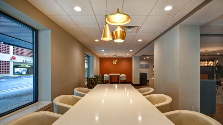 Holiday Inn Lancaster Lobby