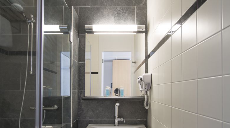 <b>Bastion Hotel Leiden/Oegstgeest Room</b>. Images powered by <a href="https://www.leonardoworldwide.com/" title="Leonardo Worldwide" target="_blank">Leonardo</a>.