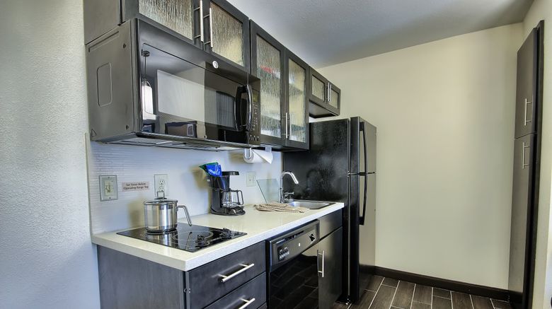 <b>Candlewood Stes Columbus - Grove City Room</b>. Images powered by <a href="https://www.leonardoworldwide.com/" title="Leonardo Worldwide" target="_blank">Leonardo</a>.