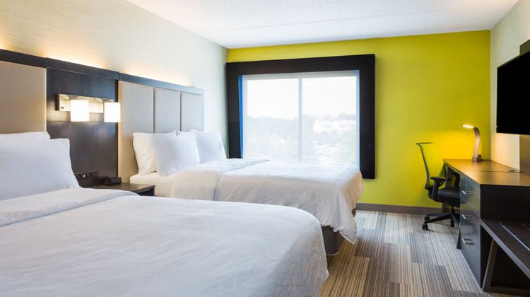 Holiday Inn Express Lorton Room