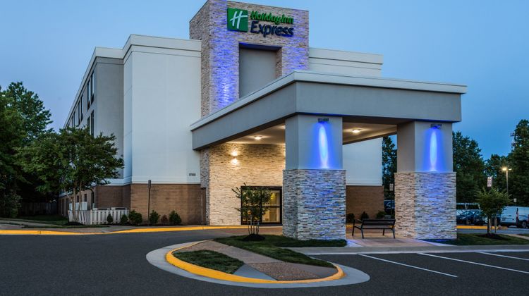 Holiday Inn Express Lorton Exterior
