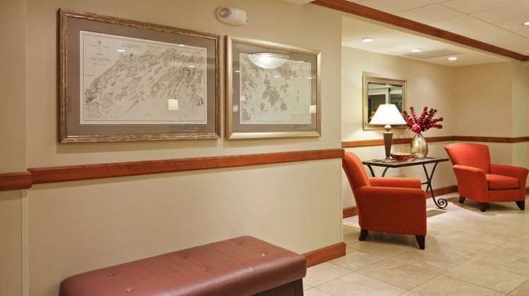 Holiday Inn Express Exterior