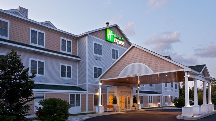 Holiday Inn Express Exterior