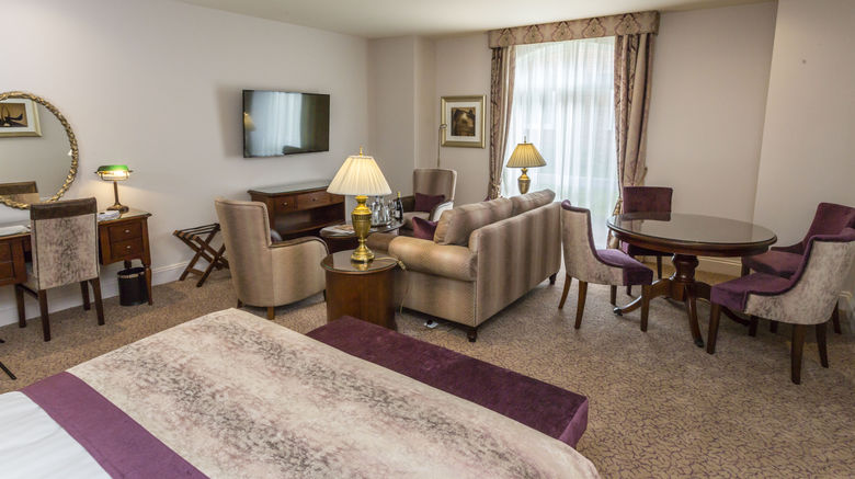 <b>The Swan's Nest Suite</b>. Images powered by <a href="https://www.leonardoworldwide.com/" title="Leonardo Worldwide" target="_blank">Leonardo</a>.