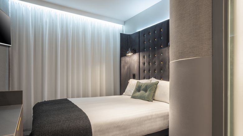 <b>Point A London Kensington Room</b>. Images powered by <a href="https://www.leonardoworldwide.com/" title="Leonardo Worldwide" target="_blank">Leonardo</a>.