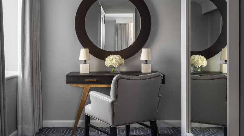 <b>Four Seasons Hotel Atlanta Suite</b>. Images powered by <a href="https://www.leonardoworldwide.com/" title="Leonardo Worldwide" target="_blank">Leonardo</a>.