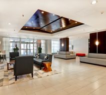 Holiday Inn Downtown Parliament Hill Lobby