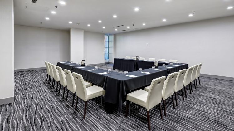 Holiday Inn Downtown Parliament Hill Meeting