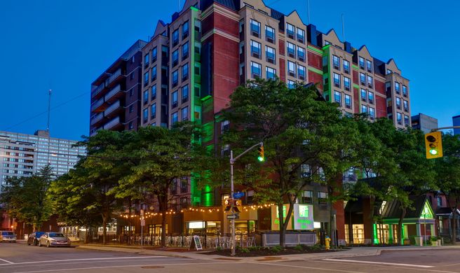 Holiday Inn Downtown Parliament Hill Exterior