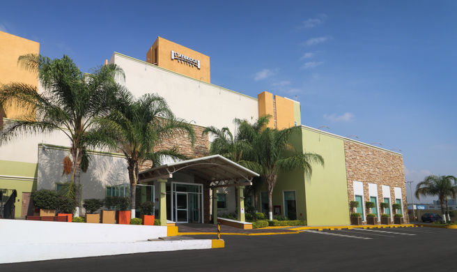 Staybridge Suites Queretaro Exterior
