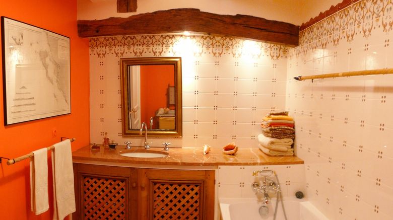 <b>Hotel Tour d'Auvergne Room</b>. Images powered by <a href="https://www.leonardoworldwide.com/" title="Leonardo Worldwide" target="_blank">Leonardo</a>.