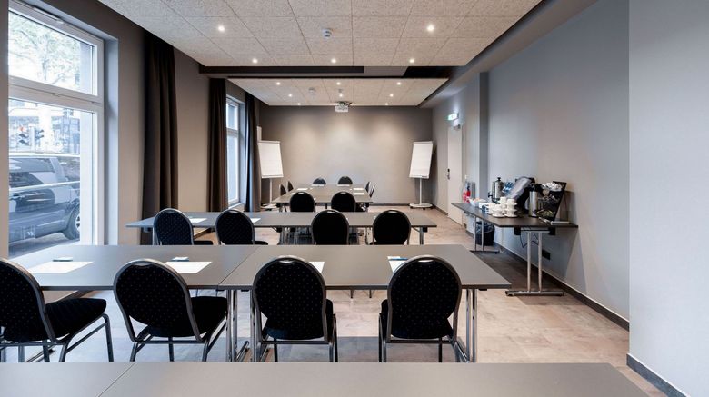 <b>A&O Hotel Frankfurt Ostend Meeting</b>. Images powered by <a href="https://www.leonardoworldwide.com/" title="Leonardo Worldwide" target="_blank">Leonardo</a>.