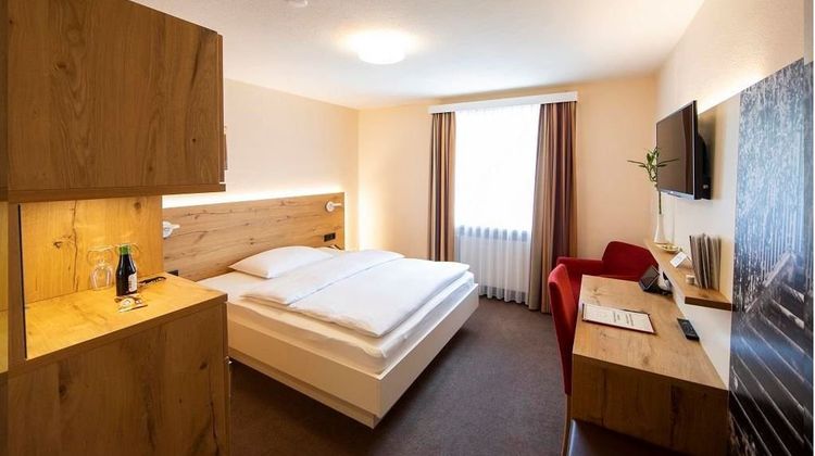 Hotel Ochsen Lodge Room