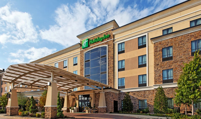 Holiday Inn Arlington-Northeast Exterior