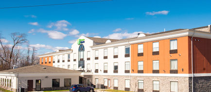 Holiday Inn Express Hotel & Suites Exterior