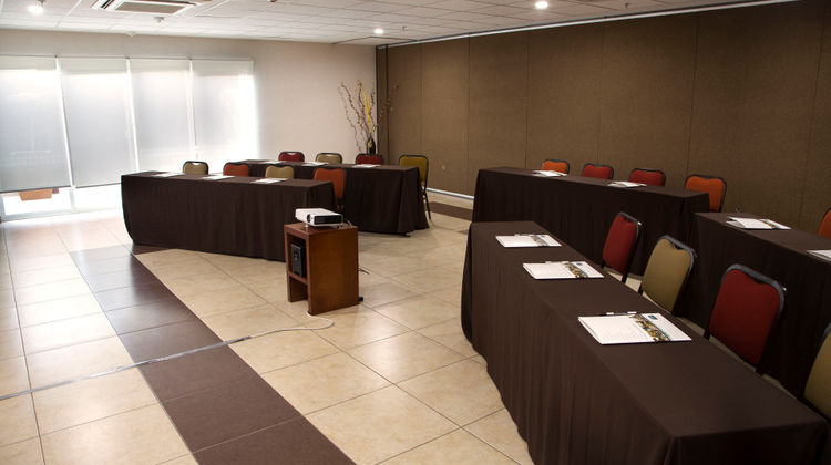 Staybridge Suites Queretaro Meeting