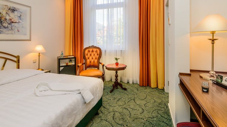 Hotel Palmenhof Room