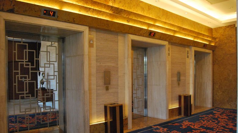 <b>Crowne Plaza International Airport Lobby</b>. Images powered by <a href="https://www.leonardoworldwide.com/" title="Leonardo Worldwide" target="_blank">Leonardo</a>.