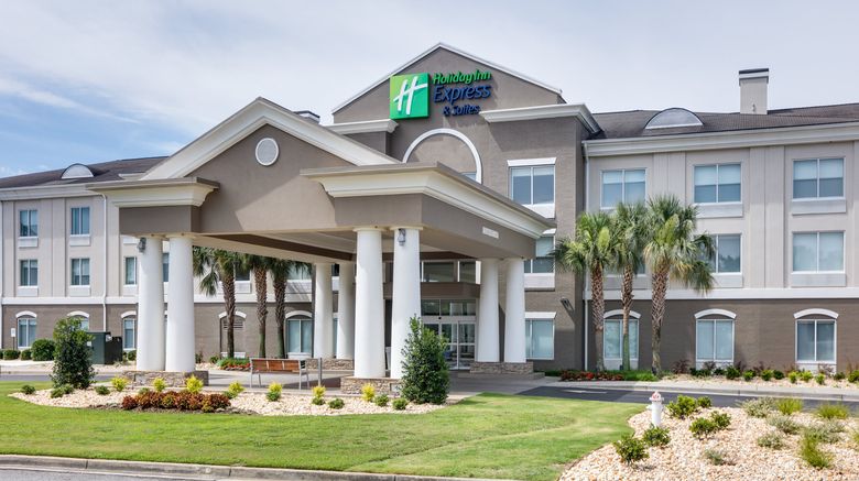 <b>Holiday Inn Express & Suites Dublin Exterior</b>. Images powered by <a href="https://www.leonardoworldwide.com/" title="Leonardo Worldwide" target="_blank">Leonardo</a>.
