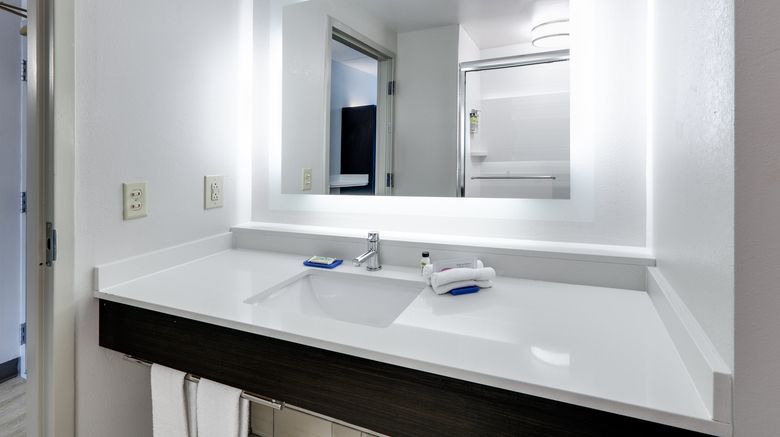 <b>Holiday Inn Express & Suites Dublin Room</b>. Images powered by <a href="https://www.leonardoworldwide.com/" title="Leonardo Worldwide" target="_blank">Leonardo</a>.