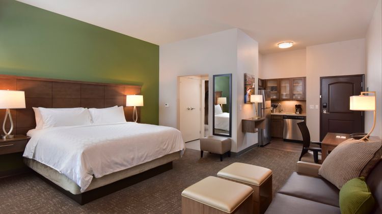 Staybridge Suites Wisconsin Dells Room