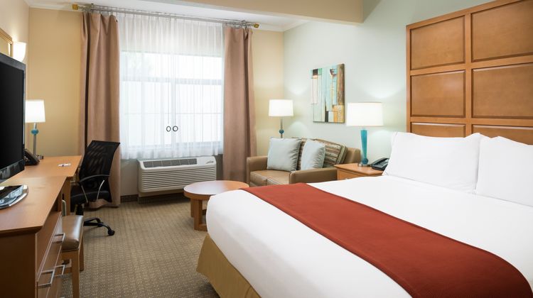 Holiday Inn Express Hotel & Suites Room