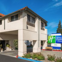 Holiday Inn Express Hotel & Suites