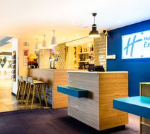 Holiday Inn Express Gunwharf Quays Lobby