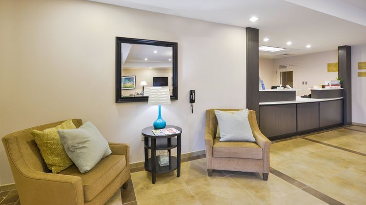 Candlewood Suites Harrisburg Hershey Lobby