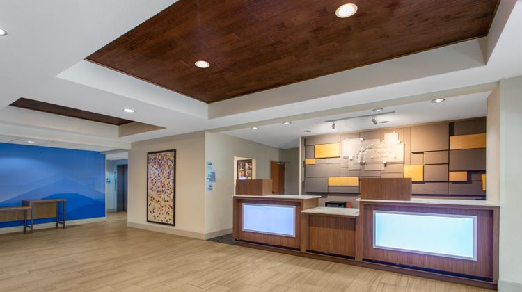 Holiday Inn Express Silver Springs-Ocala Lobby