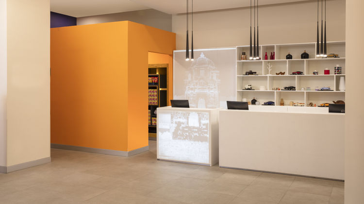 Fiesta Inn Express Monterrey Centro Lobby