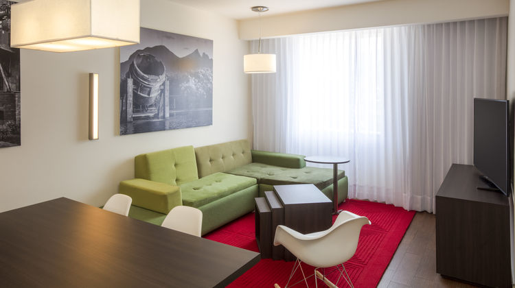 Fiesta Inn Express Monterrey Centro Room